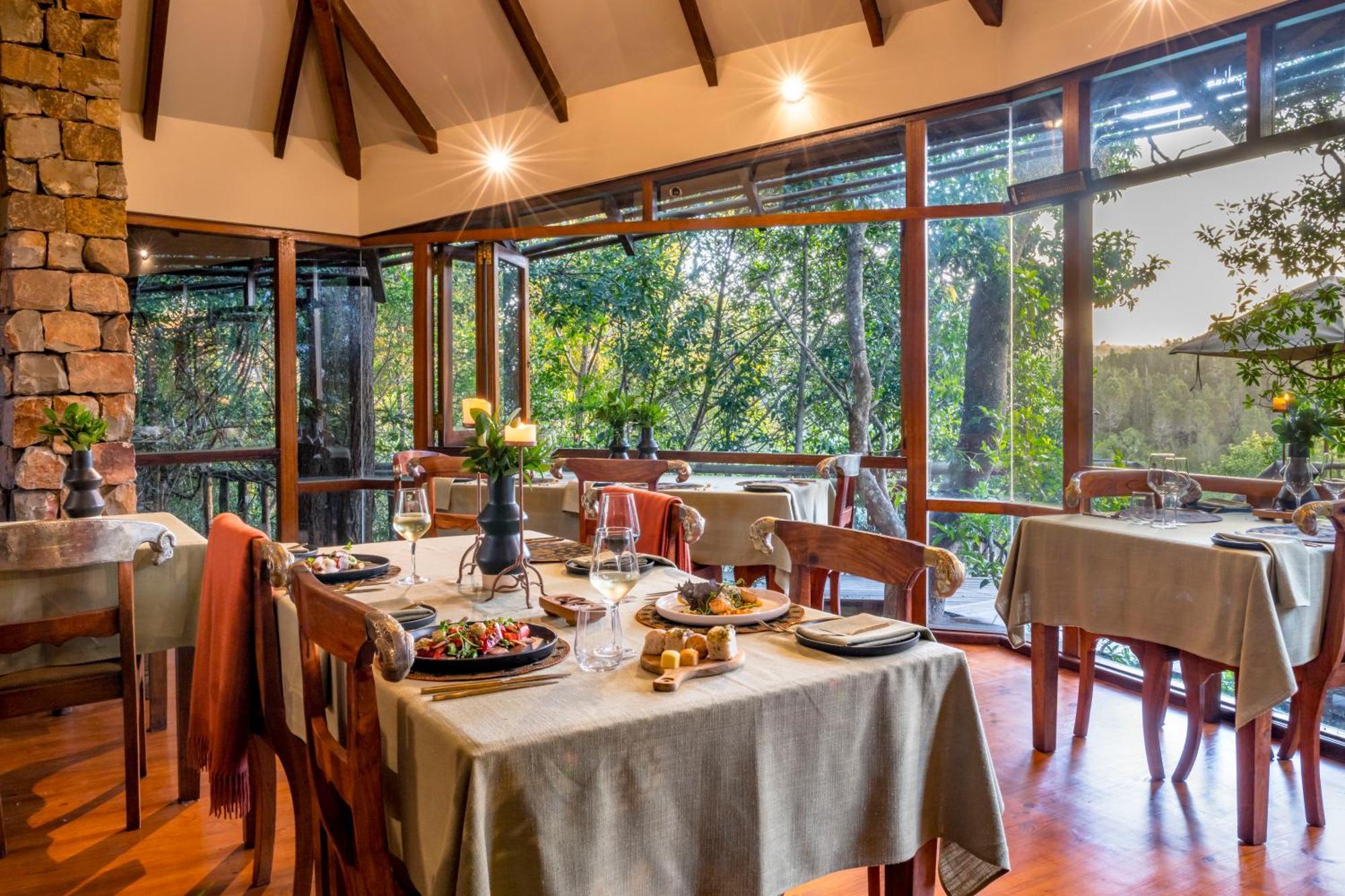 Tsala Treetop Lodge Plettenbergbaai Buitenkant foto